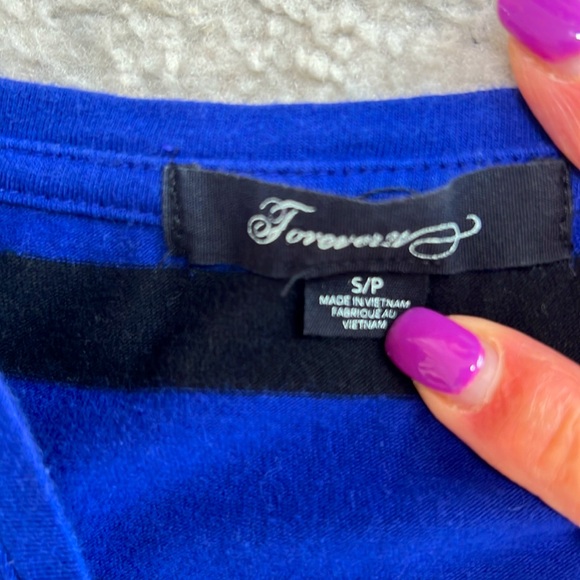 Forever 21 Pullover Dress 🛍️ - Picture 2 of 3